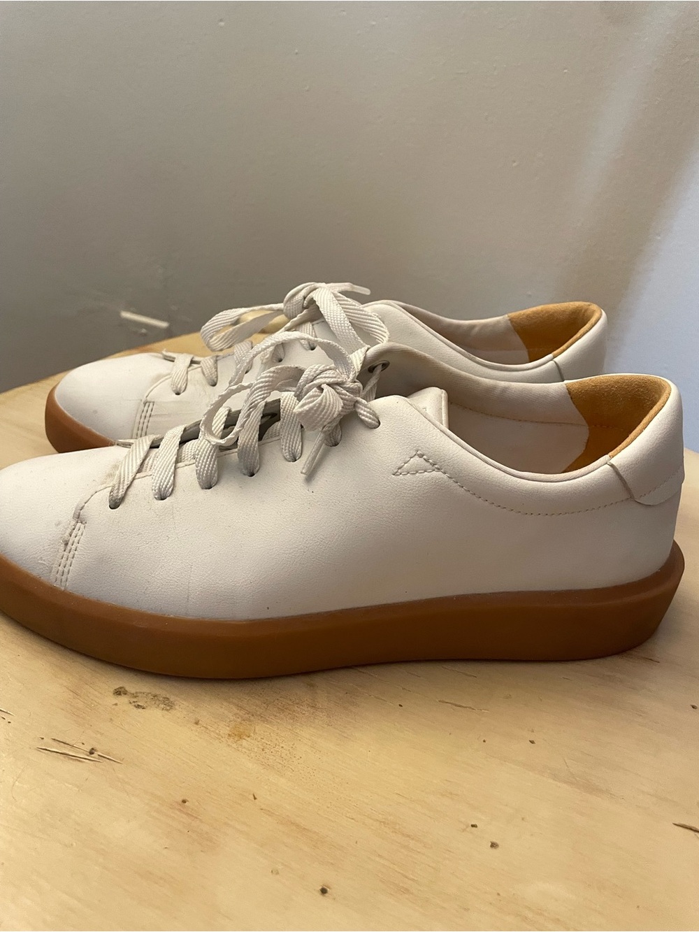 Everlane White Leather Low-Profile Sneakers with Gum Sole